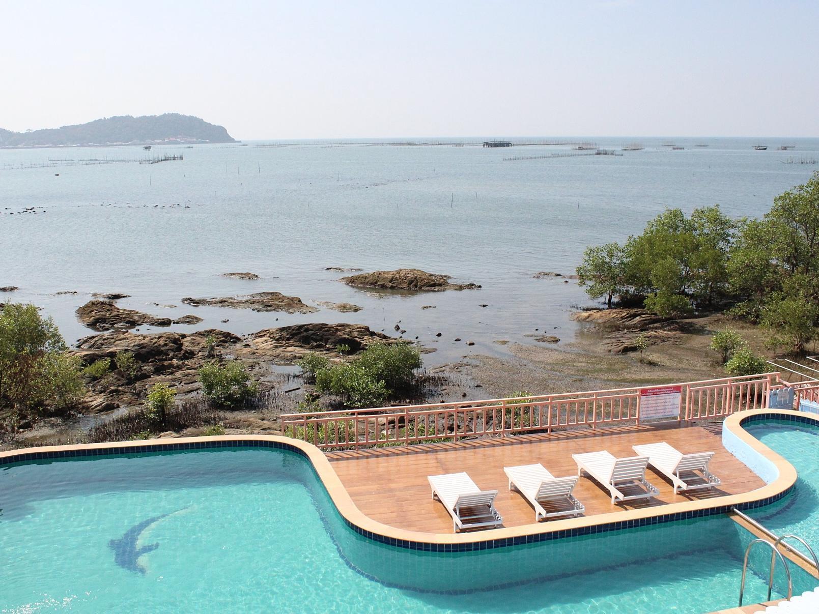 Bai Bua Beach Resort チョンブリ エクステリア 写真