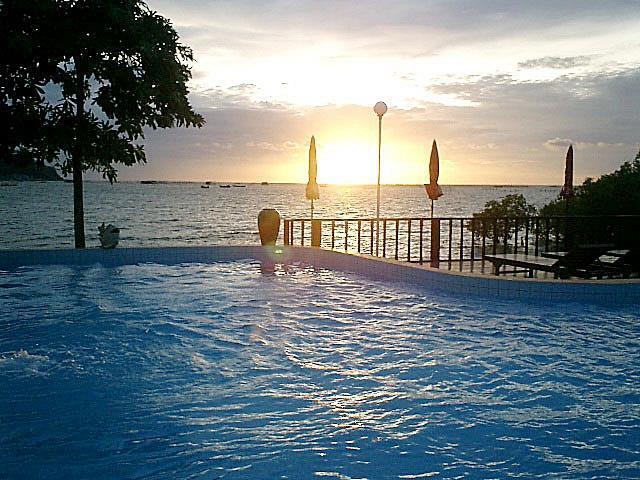 Bai Bua Beach Resort チョンブリ エクステリア 写真